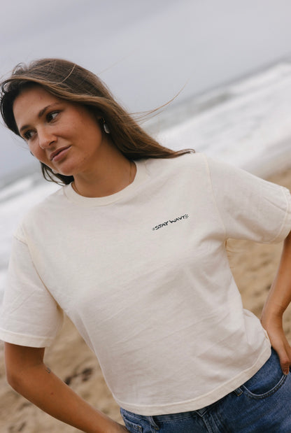 Stay Wavy - Midi Tee