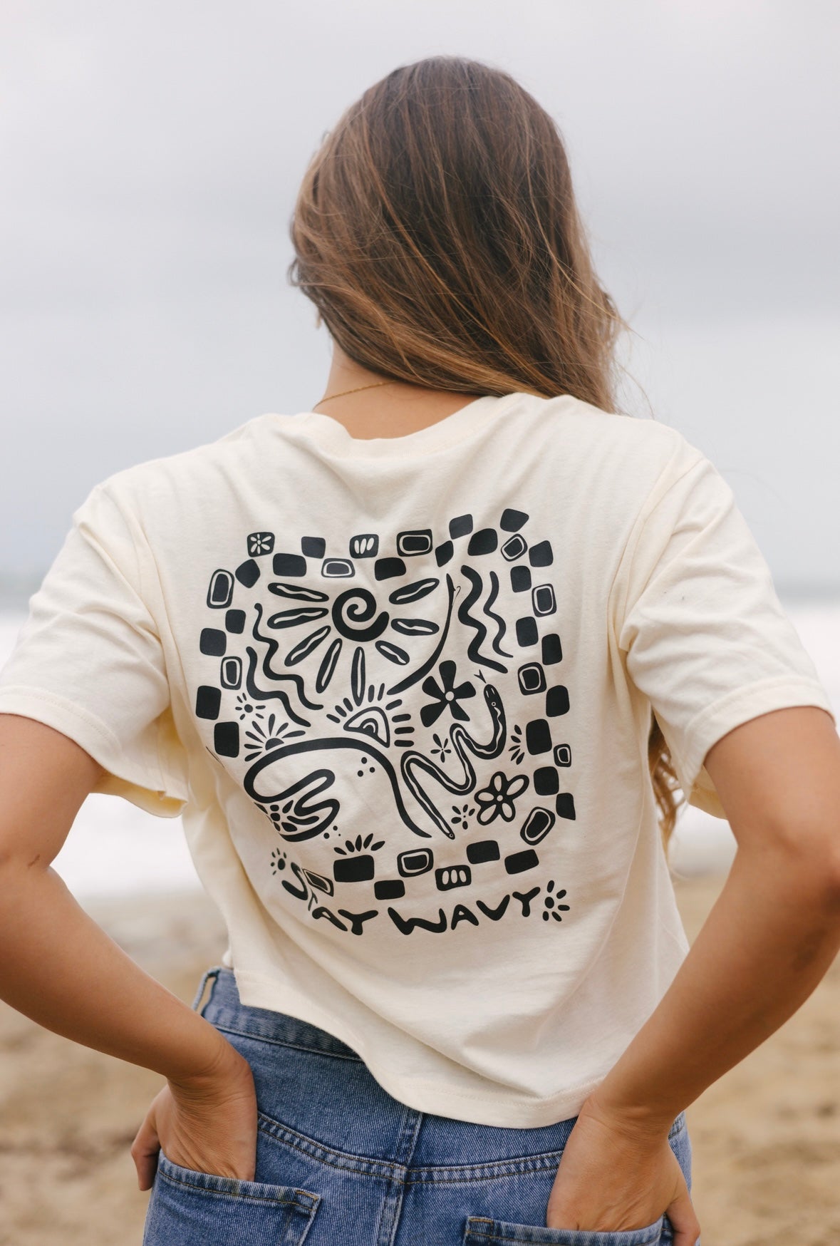 Stay Wavy - Midi Tee